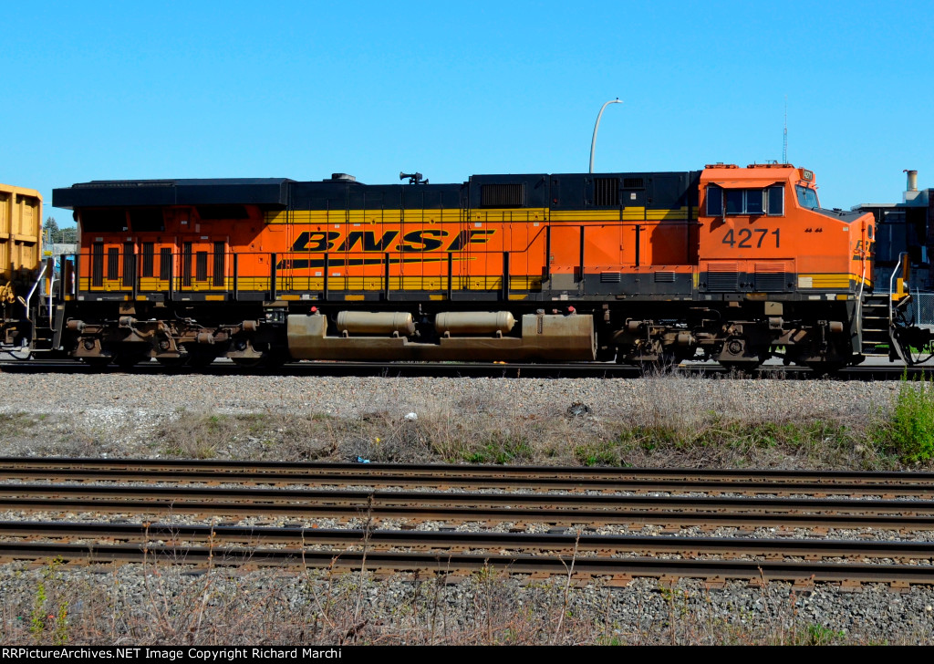 BNSF 4271